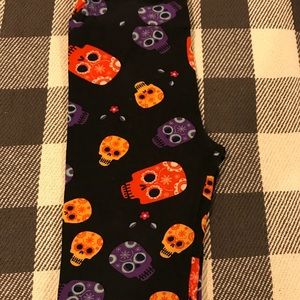 WORN ONCE OS LuLaRoe sugar skull leggings